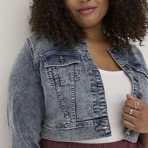 🆕️💙 3X CROPPED DENIM JACKET - LIGHT WASH💙